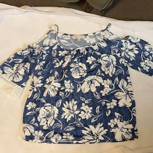 Womens Harlow and rose top size m